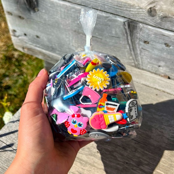 CROCS Shoes - 160 Piece Random Croc Charm Bundle